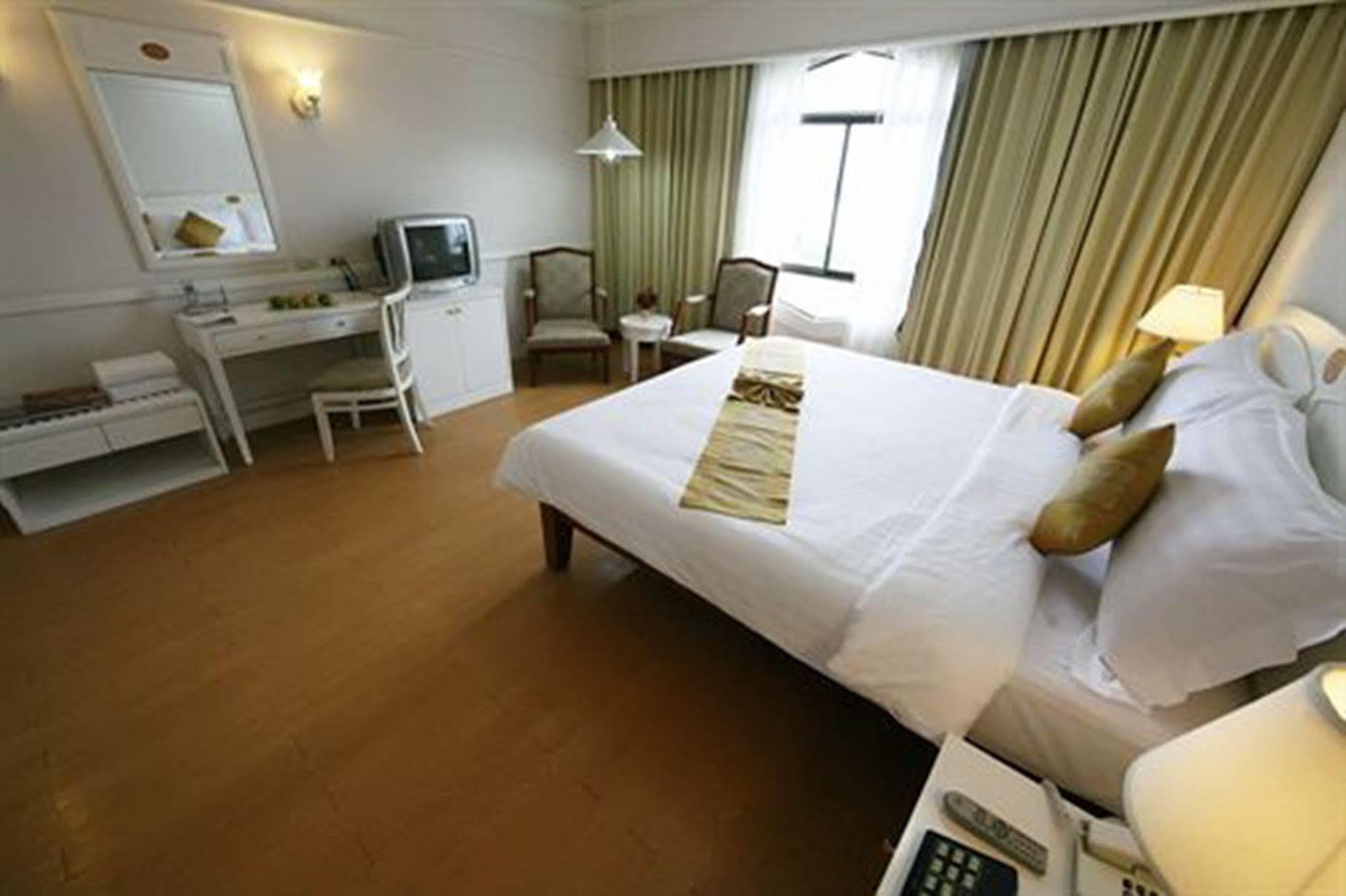 Grand Diamond City Hotel & Casino Poipet Ngoại thất bức ảnh